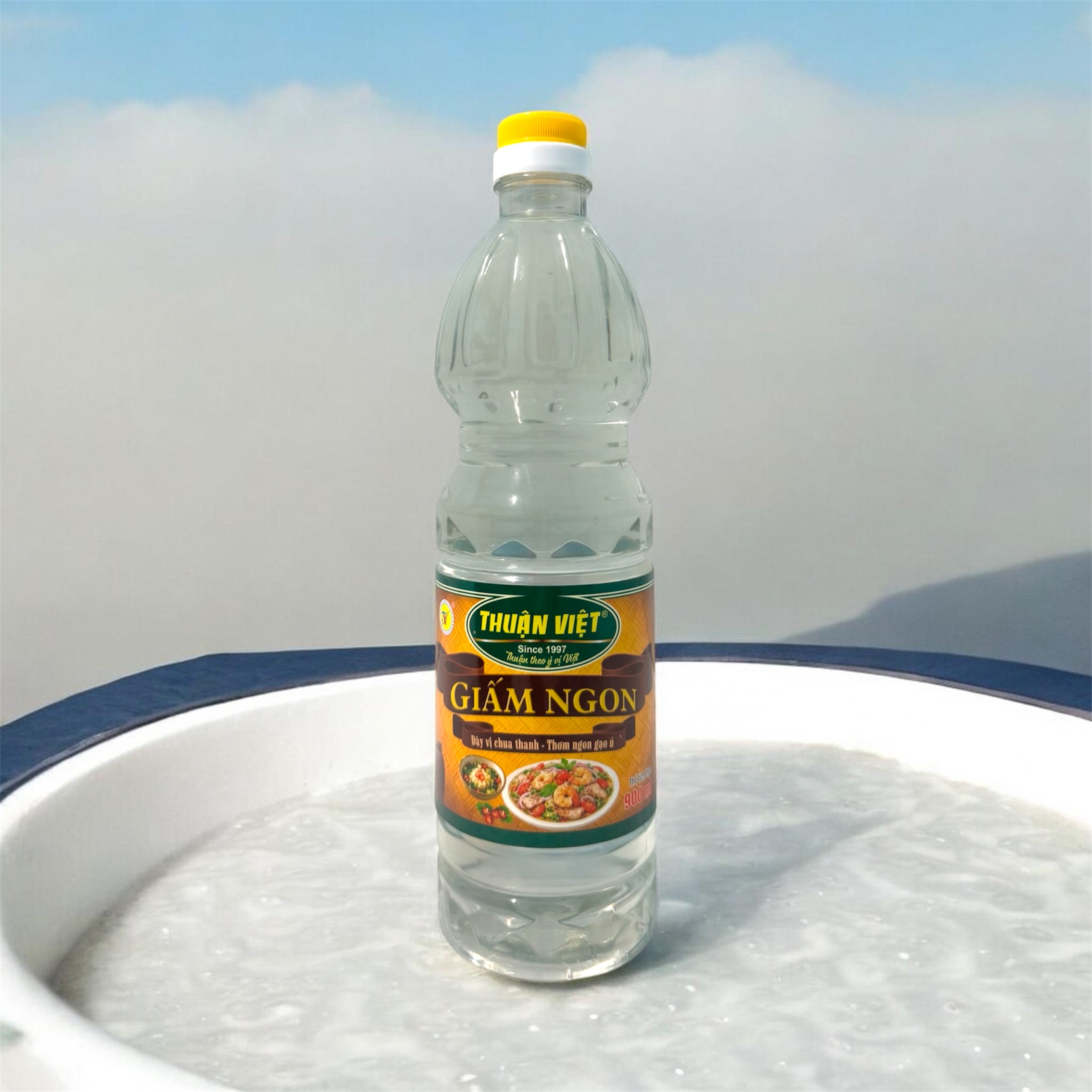 Giấm Ngon Thuận Việt 900ml